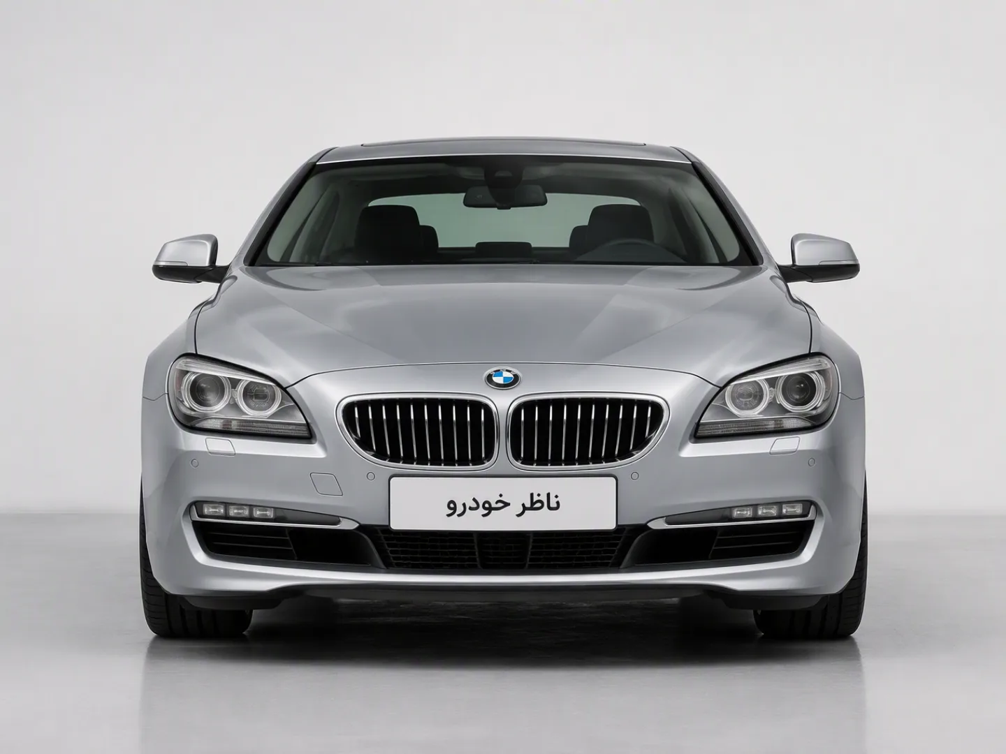 نمای مستقیم جلو بی ام و سری 6 گرن کوپه 650i سال 2012 - 2014