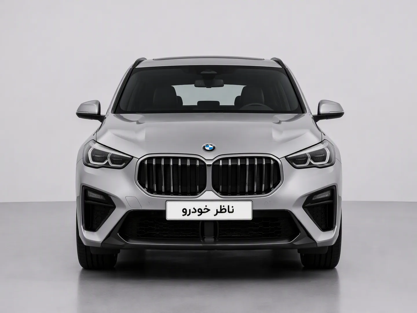 نمای مستقیم جلو بی ام و X2 sDrive 18i سال 2025 - 2026