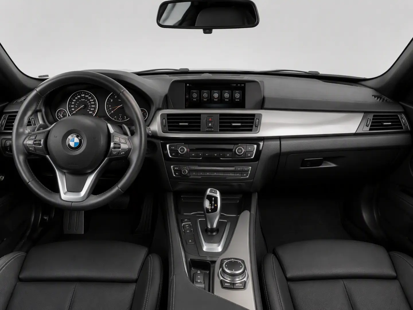 کابین و داشبورد بی ام و Z4 28 سال 2013 - 2015