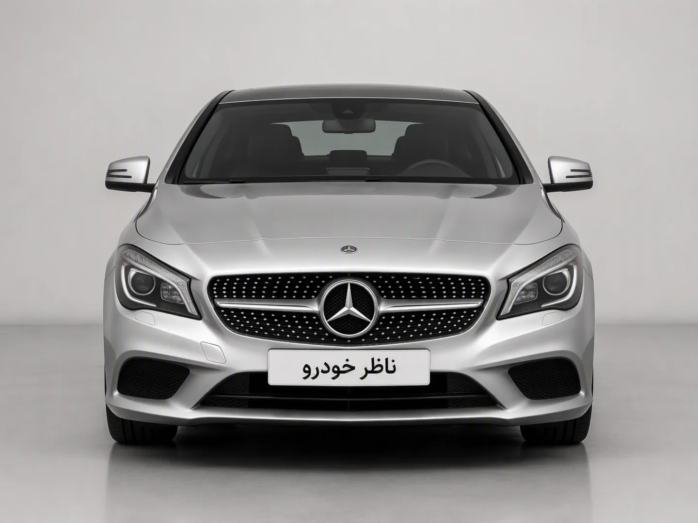نمای مستقیم جلو بنز کلاس CLA CLA250 سال 2014 - 2017