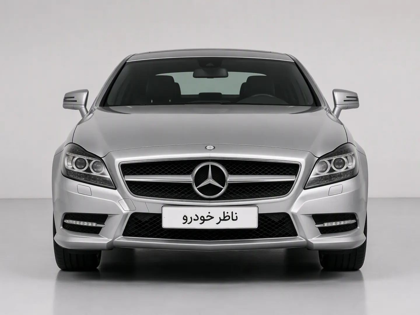 نمای مستقیم جلو بنز کلاس CLS CLS350 سال 2012 - 2013